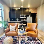 Stylish Cozy Studio In Detroit
